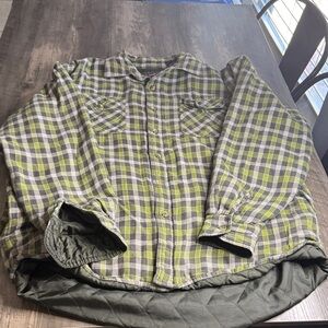 Wrangler Men's Green and Gray Plaid Quilted Flannel Shirt